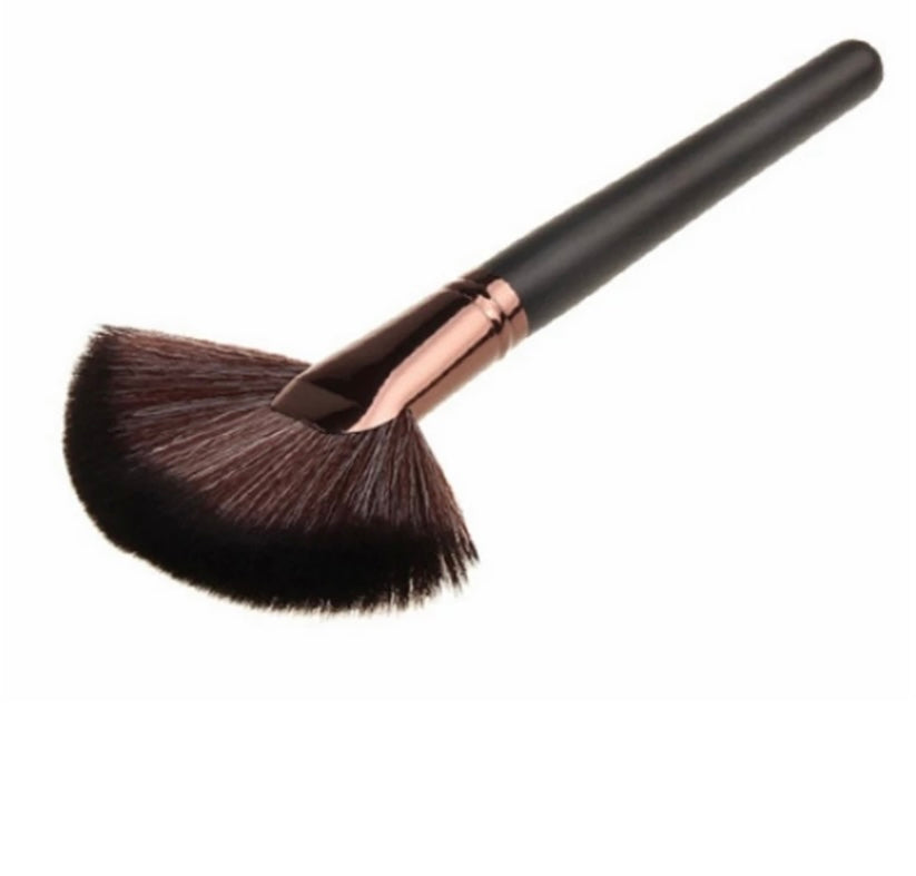 Large Luxury Powder Fan Brush